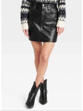 Universal Thread Faux Leather Mini Skirt Black Size 2